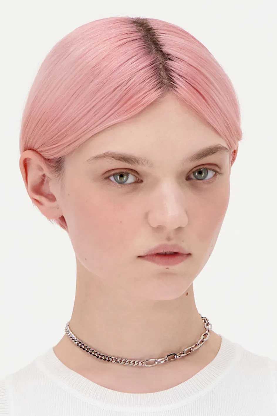 Justine Clenquet Collier Hari