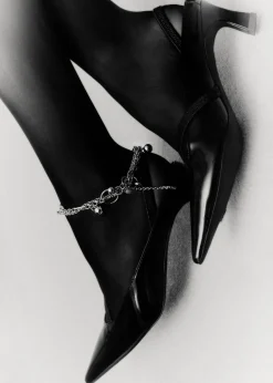 Justine Clenquet Escarpins Sofia noir verni