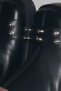 Justine Clenquet Mules à clous Raf noir